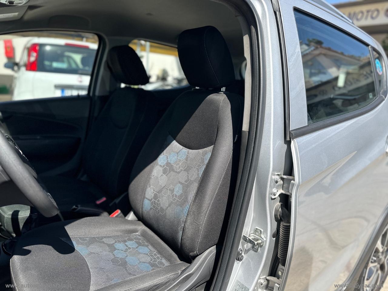 OPEL Karl Rocks 1.0 73 CV GPL PER NEOPATENTATI