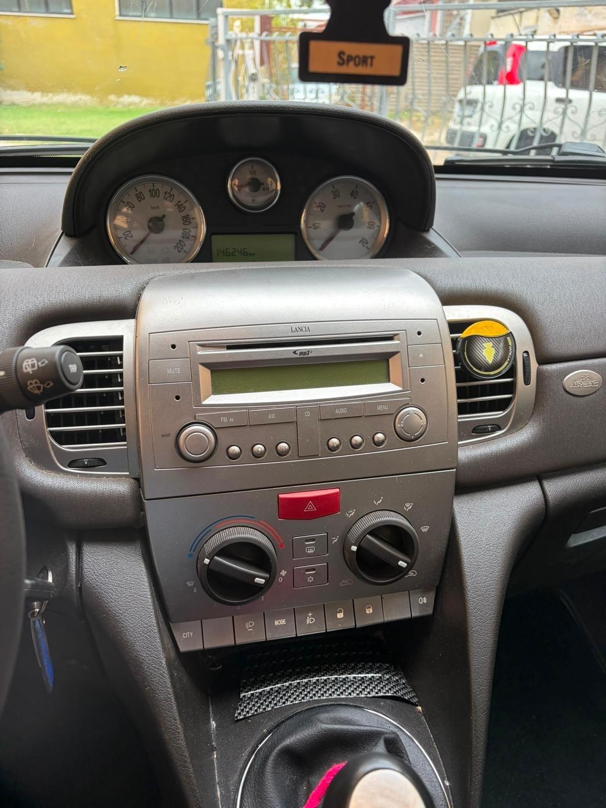Lancia Ypsilon 1.3 multijet modello diva