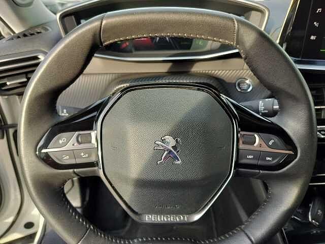 Peugeot 2008 PureTech 100 S&S Allure Pack