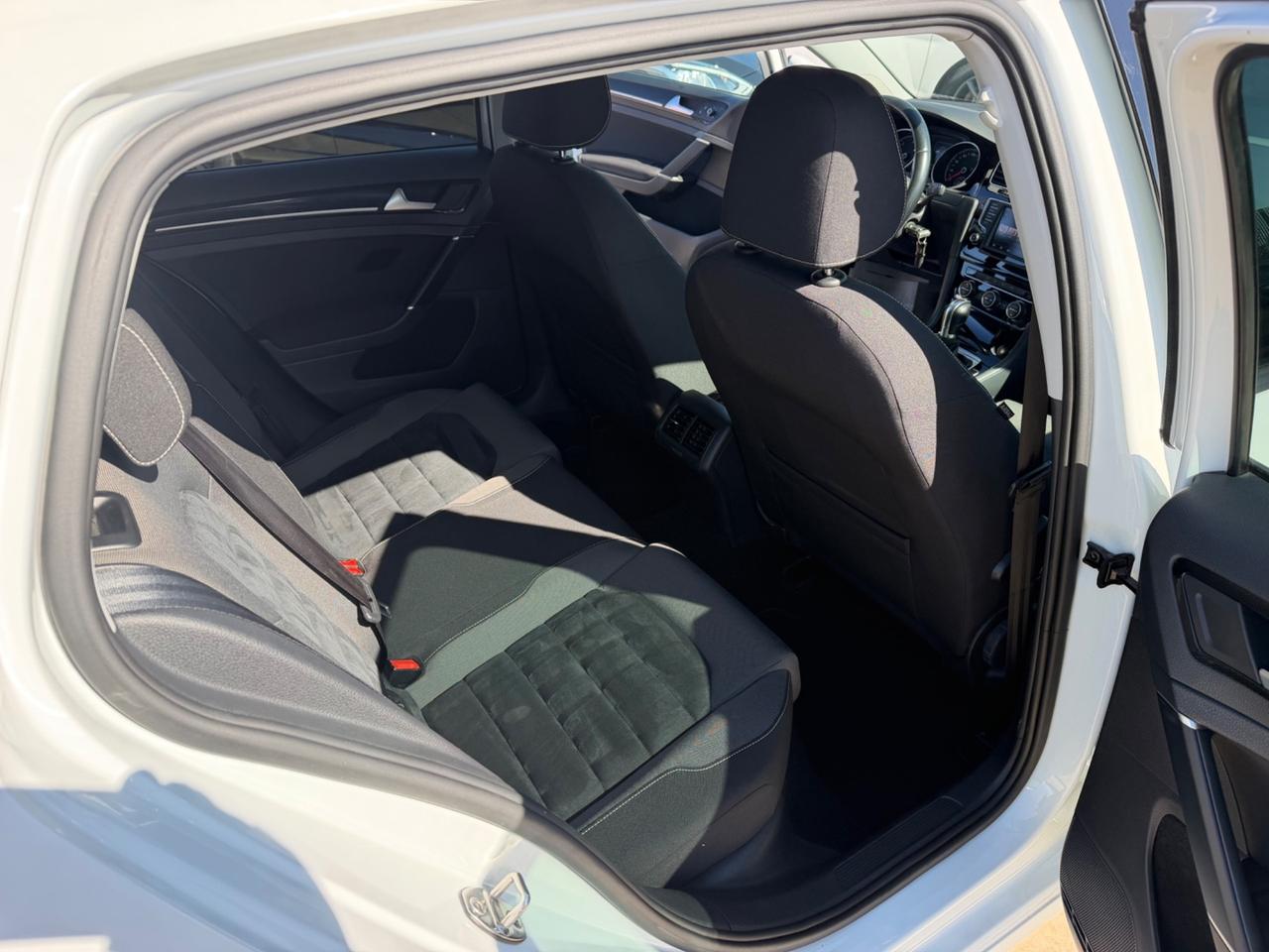 Volkswagen Golf 1.6 TDI 110 CV DSG 5p. Highline BlueMotion Technology