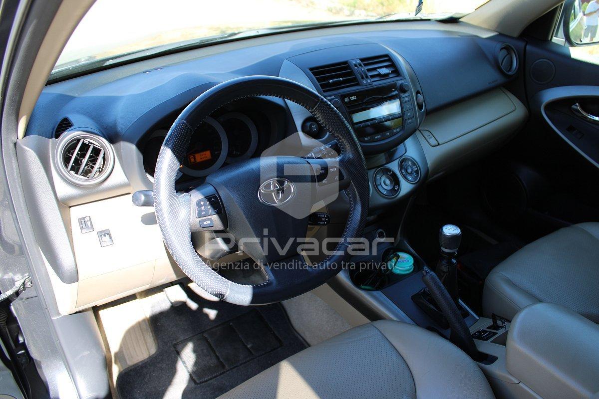 TOYOTA RAV4 Crossover 2.2 D-4D 150 CV DPF Luxury