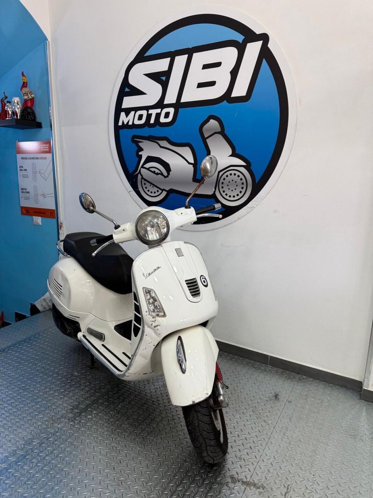 PIAGGIO VESPA GTS 300 SUPER SPORT