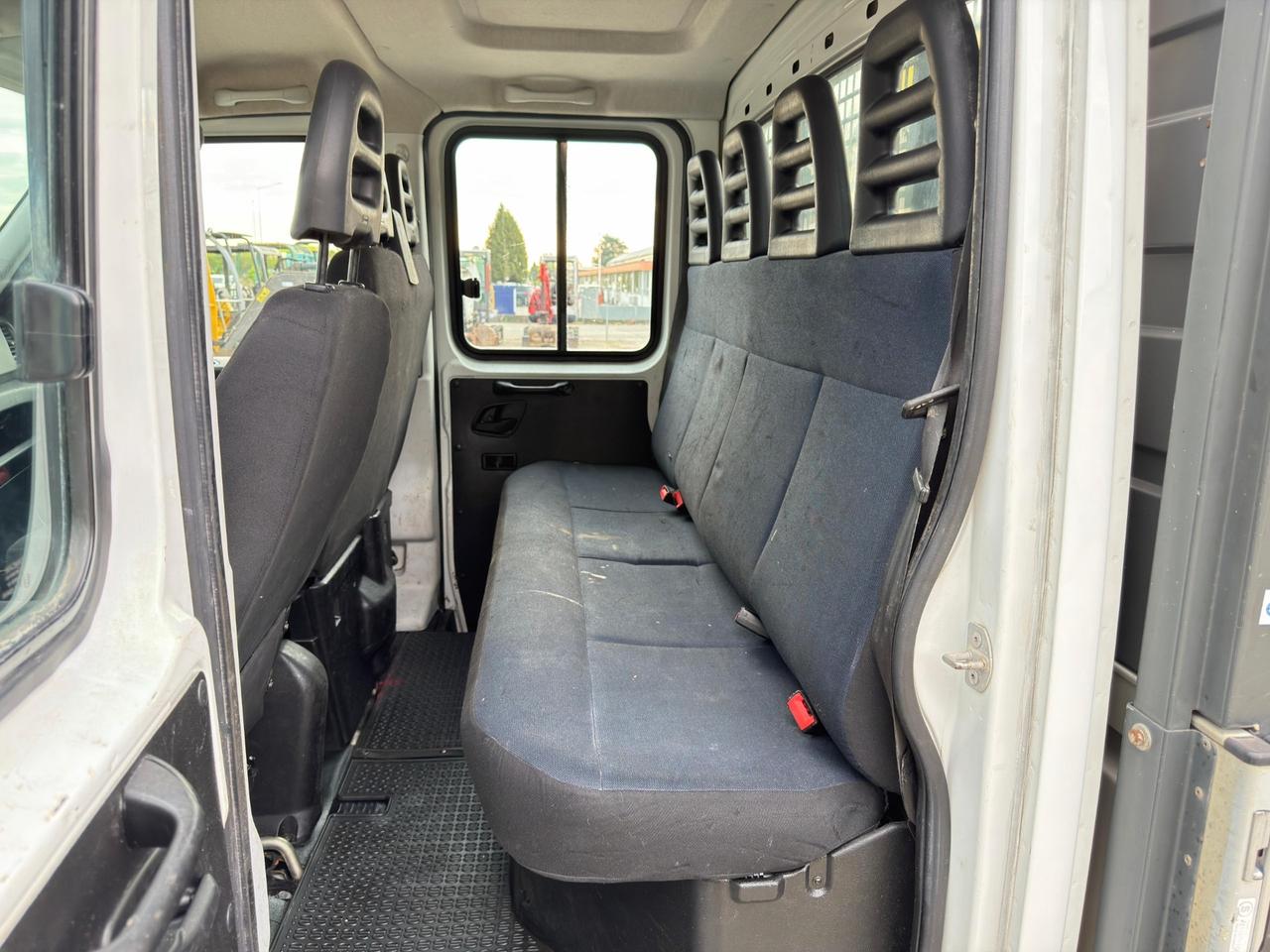 Iveco Daily 35-120 cassone 7 posti