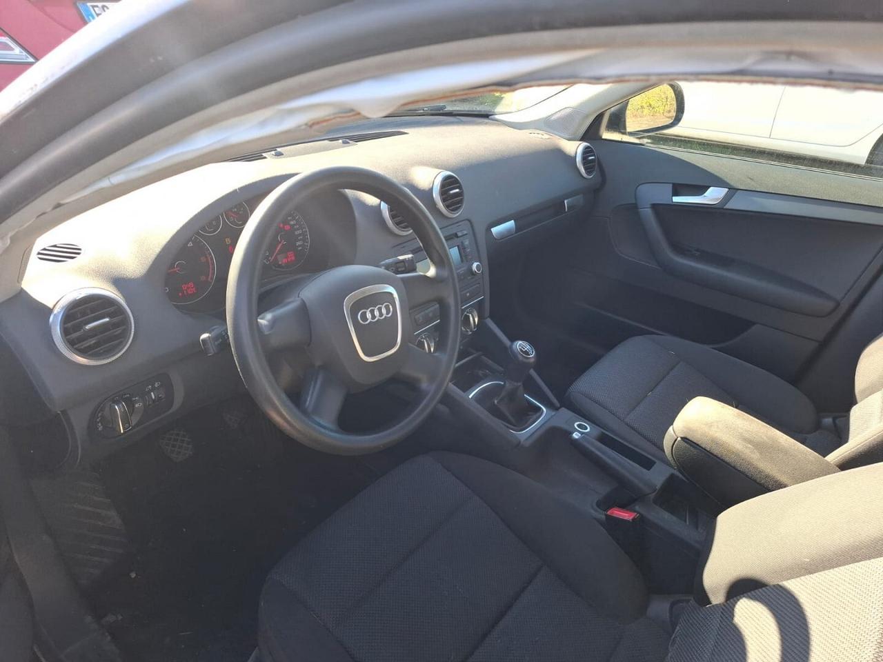 AUDI A3 SPB TDI AMBIENTE SINISTRATA MARCIANTE