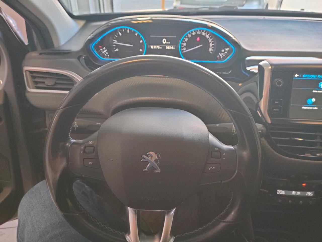 Peugeot 2008 BlueHDi 100 S&S Allure