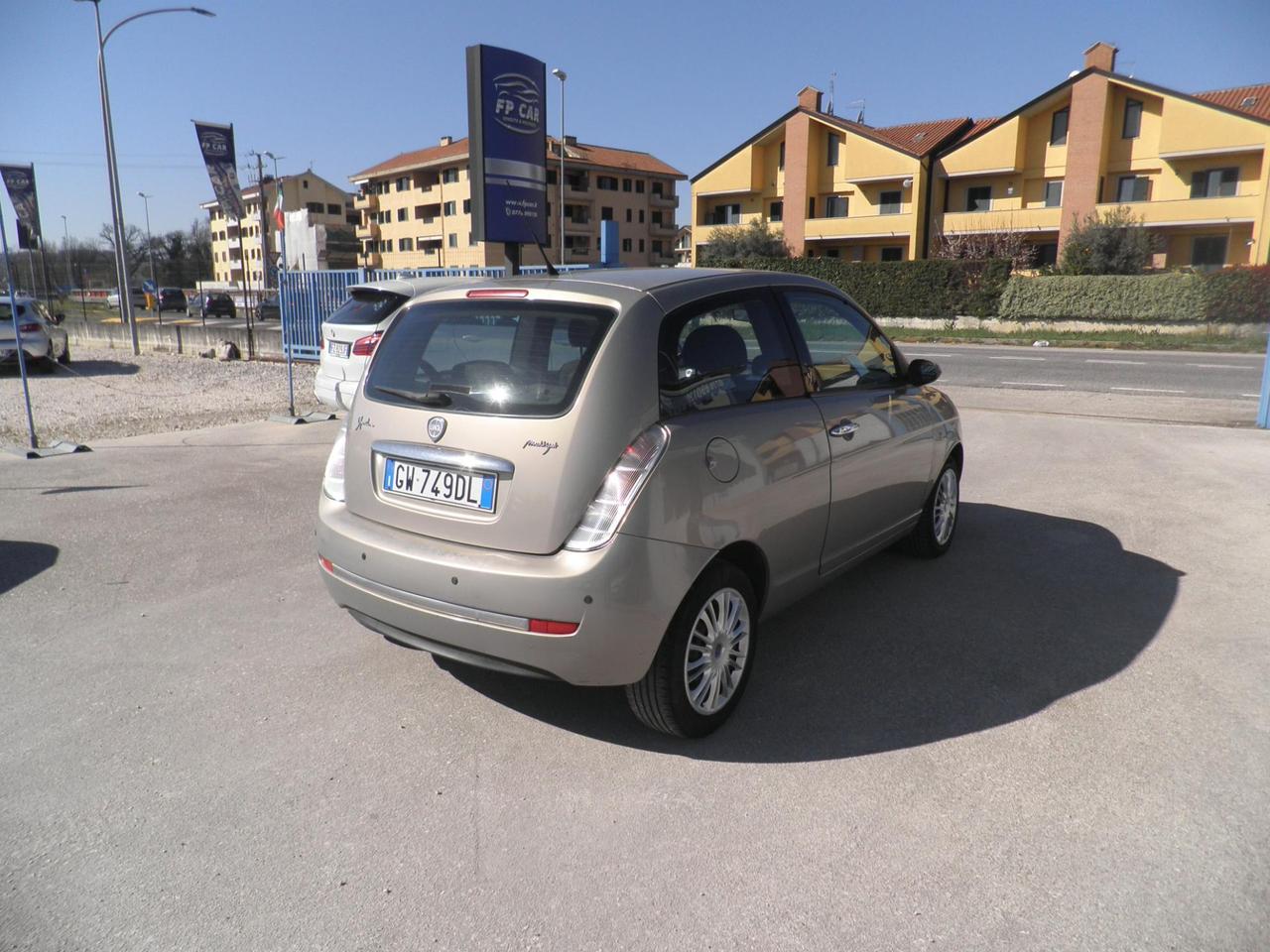 Lancia Ypsilon 3 Porte Ypsilon 1.3 mjt 16v Argento