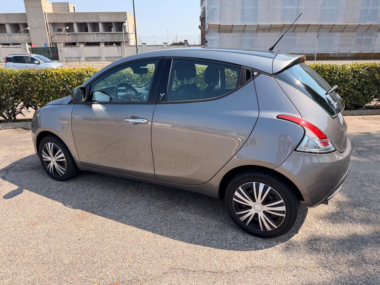 Lancia Ypsilon 1.2 69 CV 5 porte S&S Gold