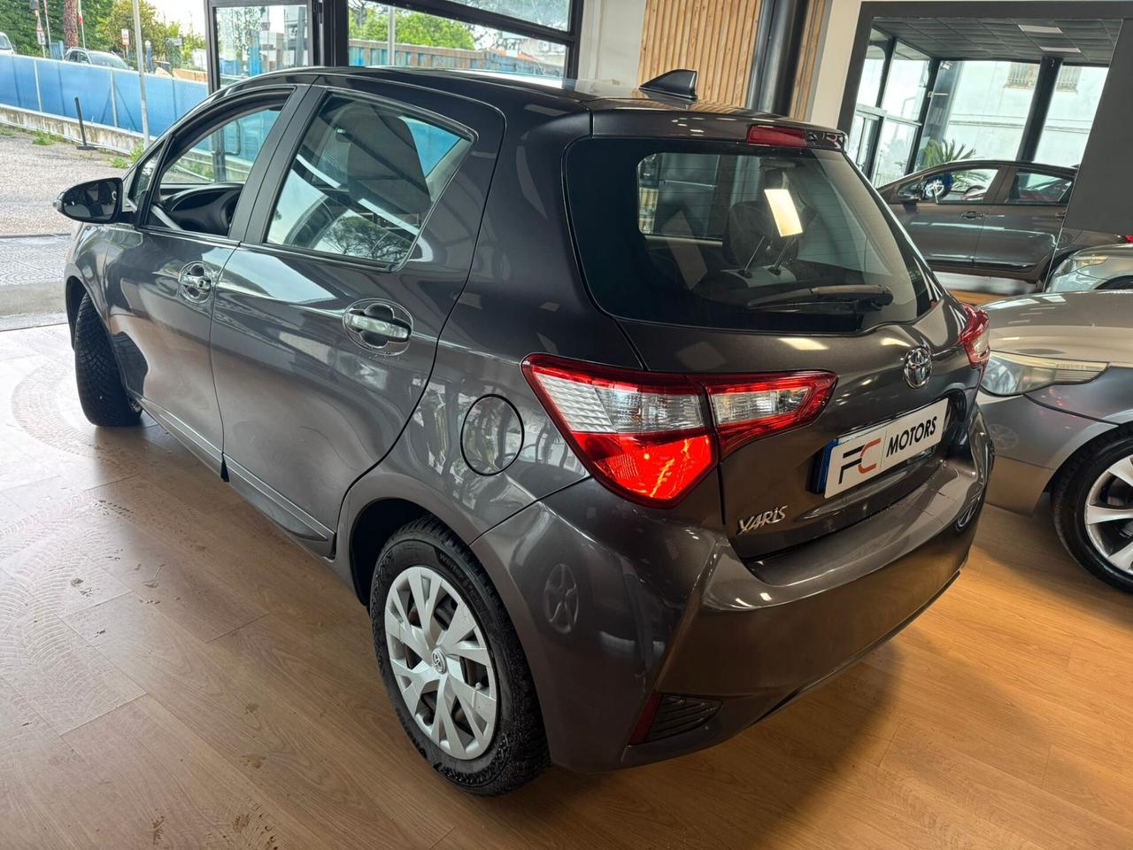 Toyota Yaris 1.0 5p NEOPATENTATI MANUALE-GARANZIA