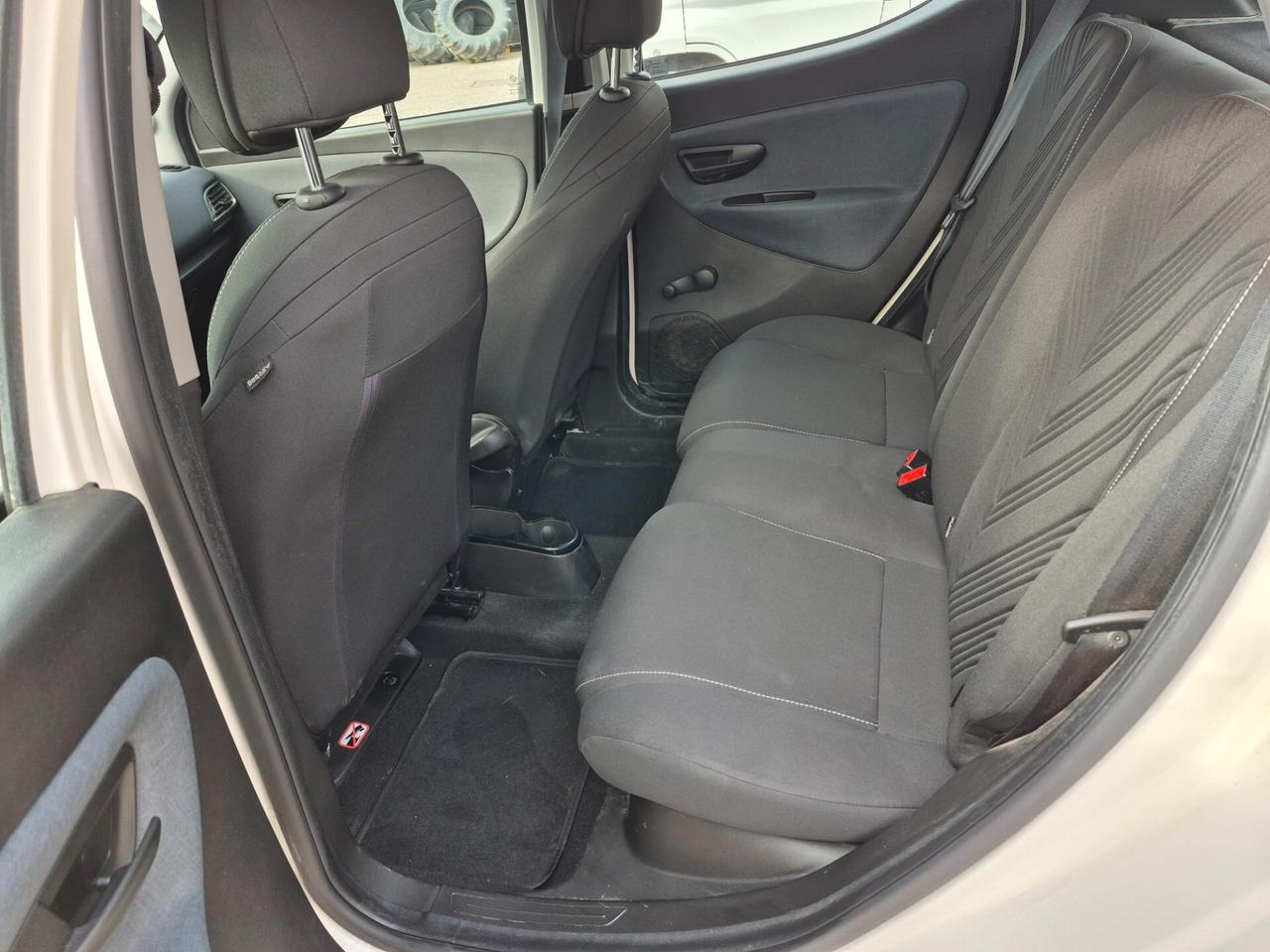 Lancia Ypsilon 1.0 FireFly 5 porte S&S Hybrid Ecochic Gold