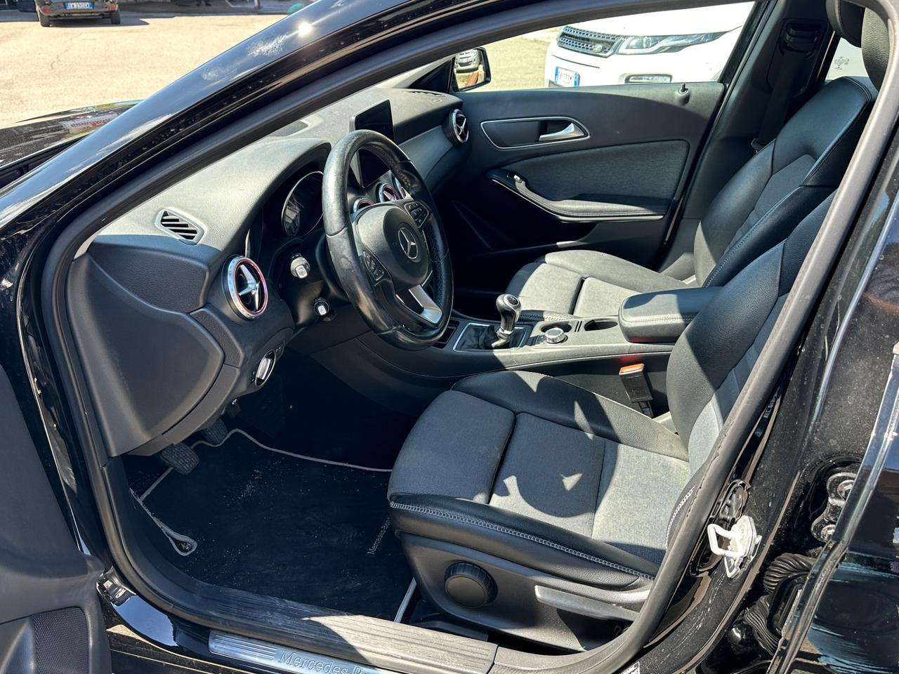 Mercedes-benz GLA 180 d Premium