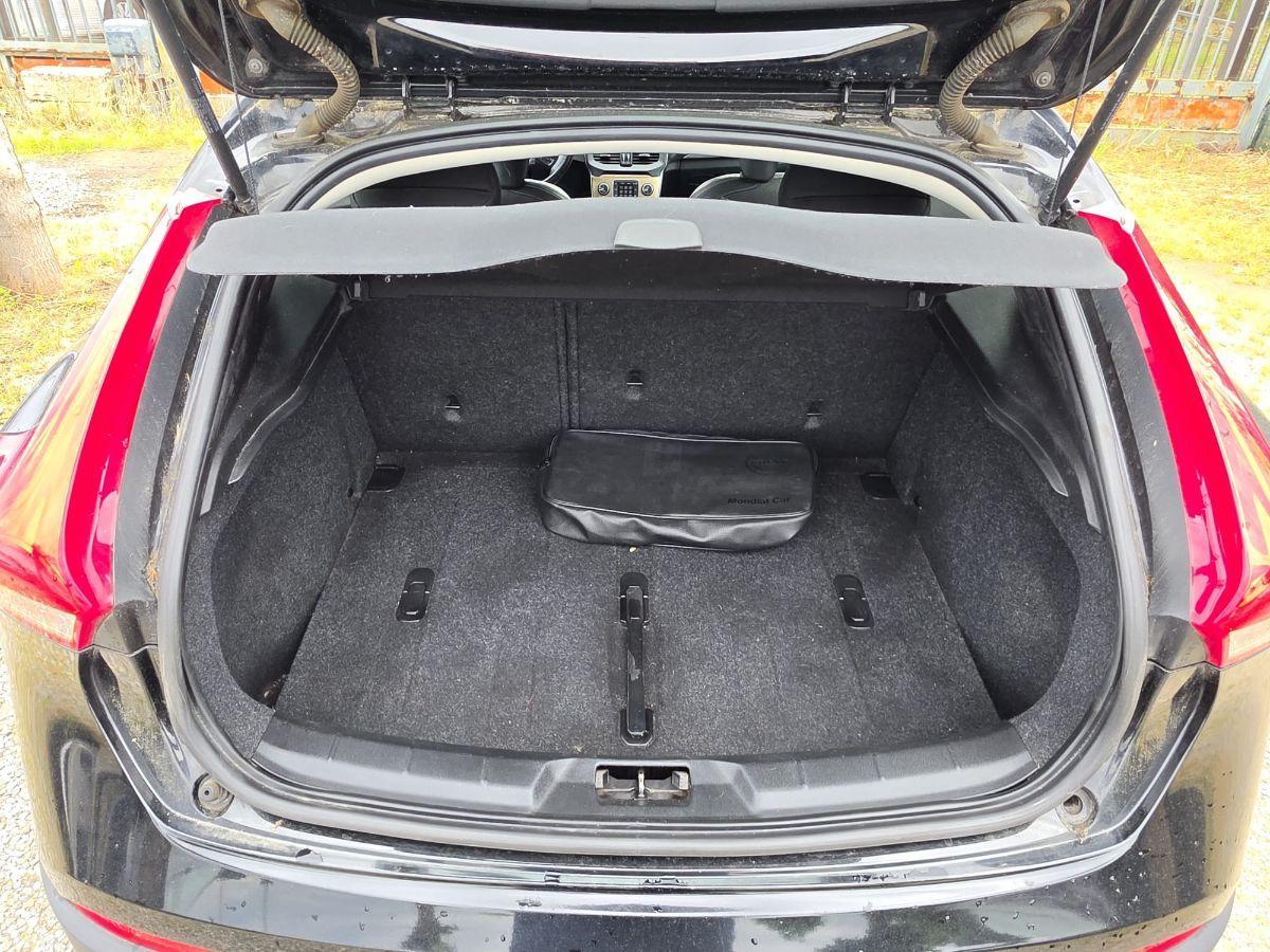 VOLVO - V40 Cross Country 1.6 d2 Momentum