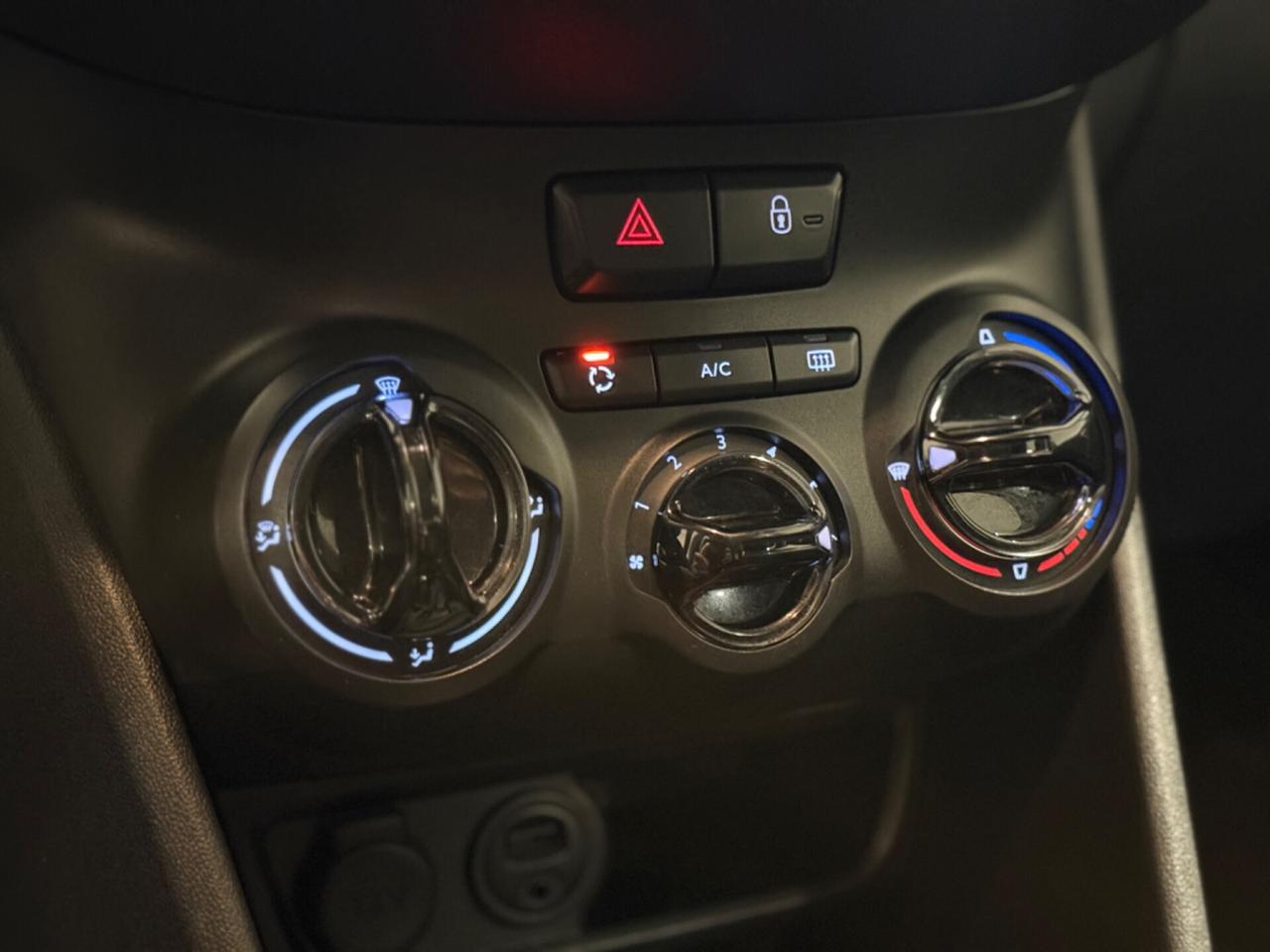 Peugeot 208 1.2 VTi 82 CV 5 porte Access