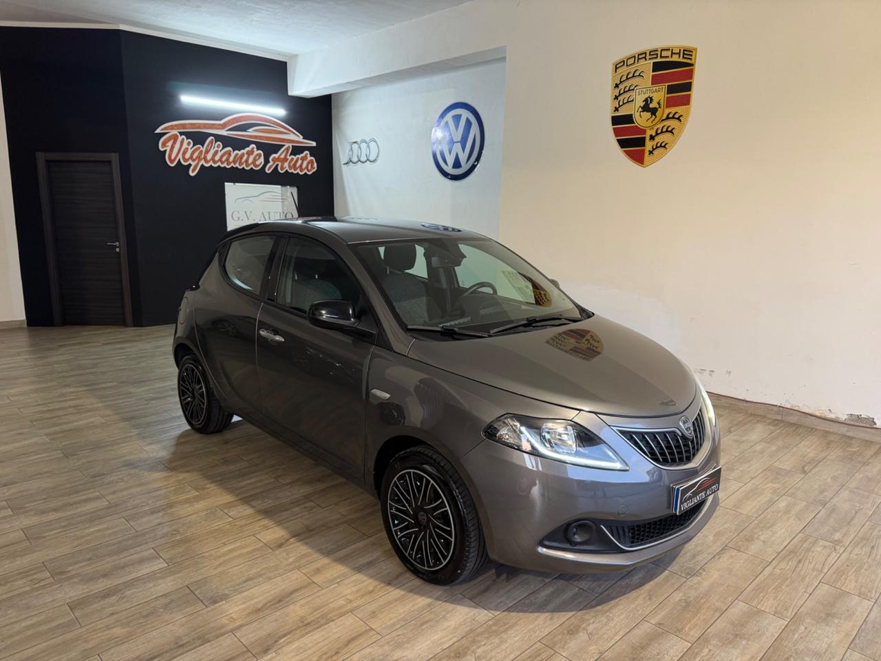 Lancia Ypsilon 1.0 FireFly 5 porte S&S Hybrid Gold