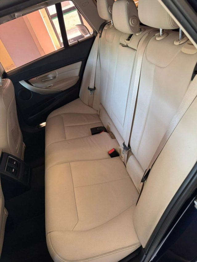 BMW 320 d xDrive Touring Luxury Automatica