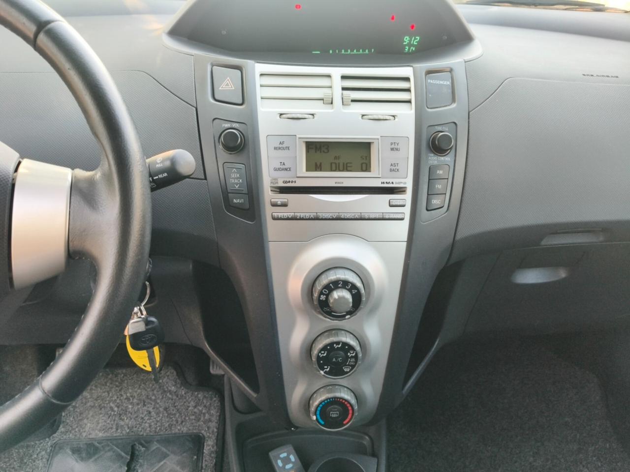 Toyota Yaris 1.0 5 porte SOLAMENTE 119.000 KM