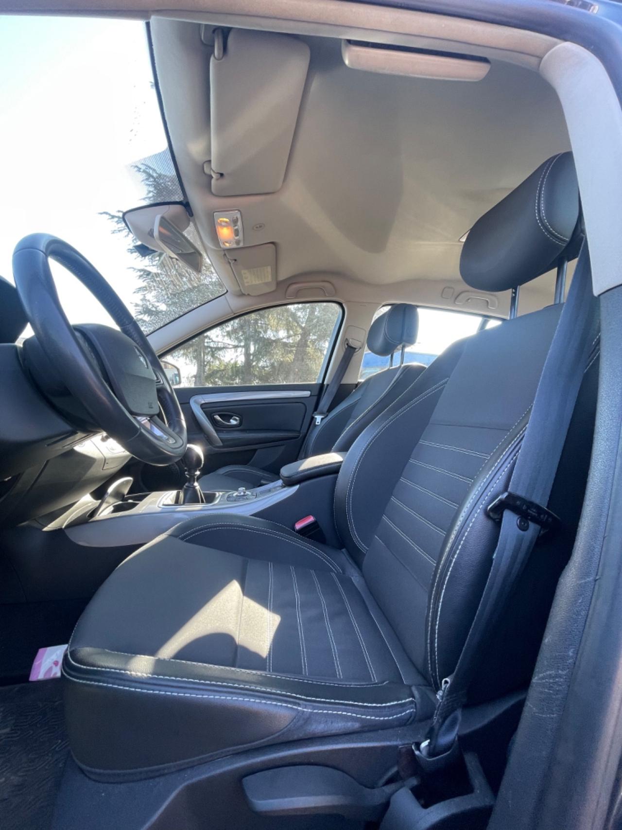 Renault Laguna 2.0 dCi 150CV SporTour Nav