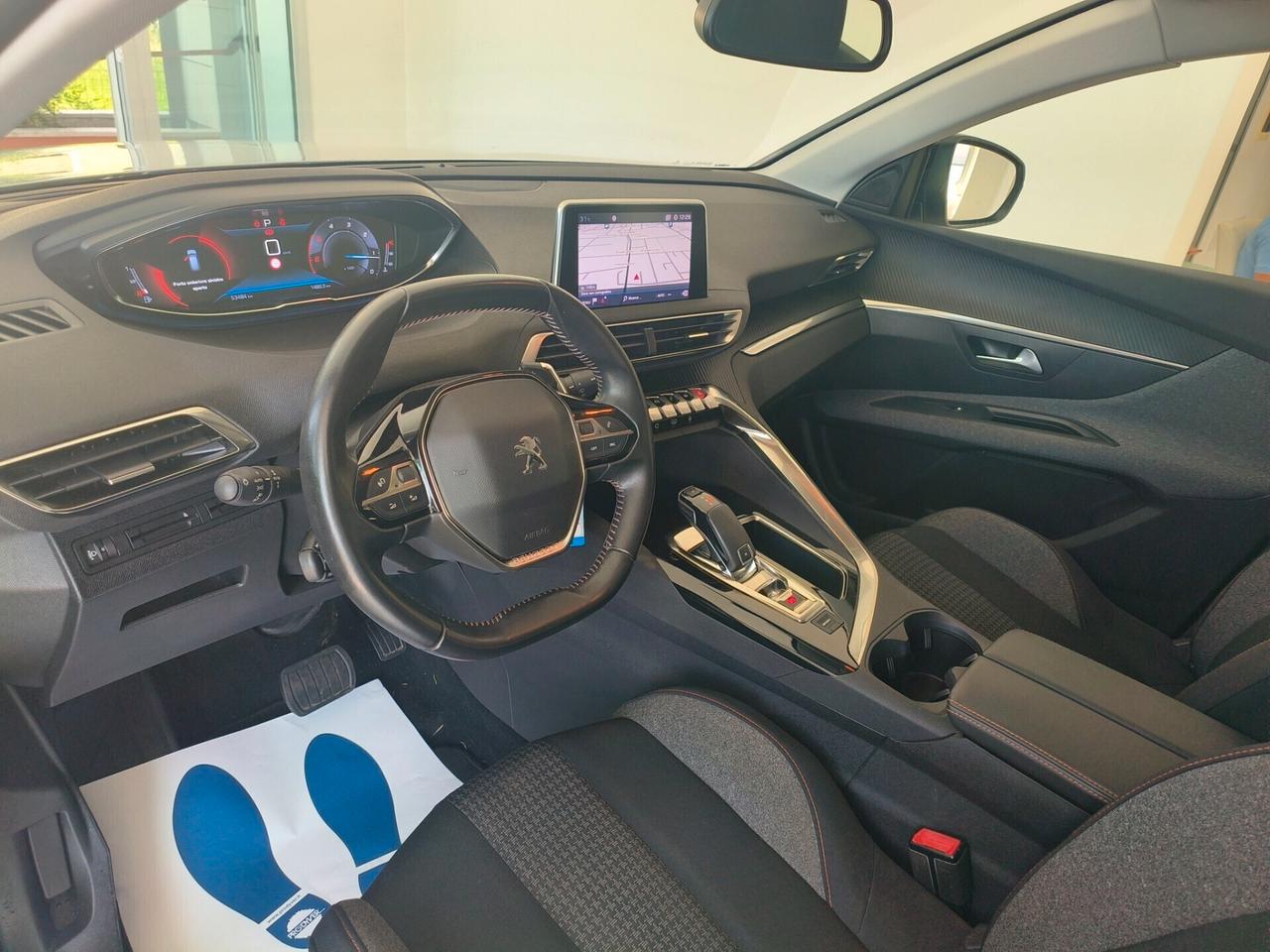 Peugeot 3008 BlueHDi 130 S&S EAT8 Business