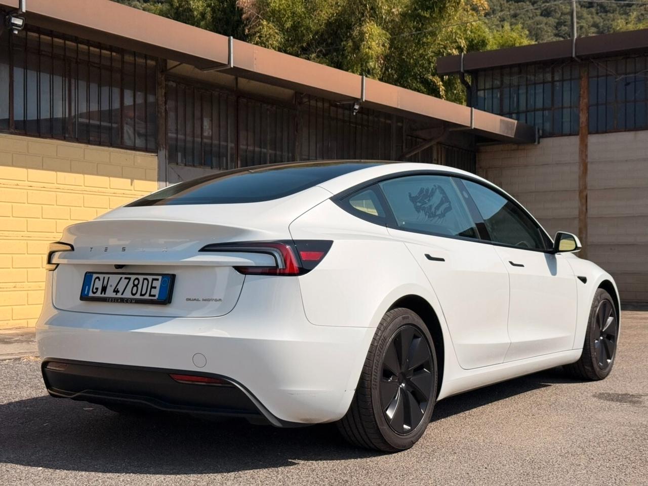 Tesla Model 3 Restyling Highland Premium