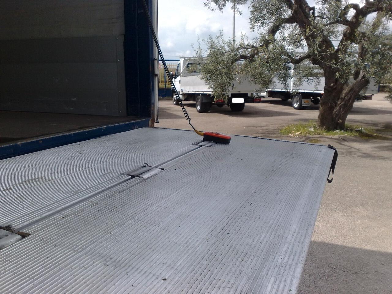 Iveco 120E22 CENTINATO CON SPONDA - 2012