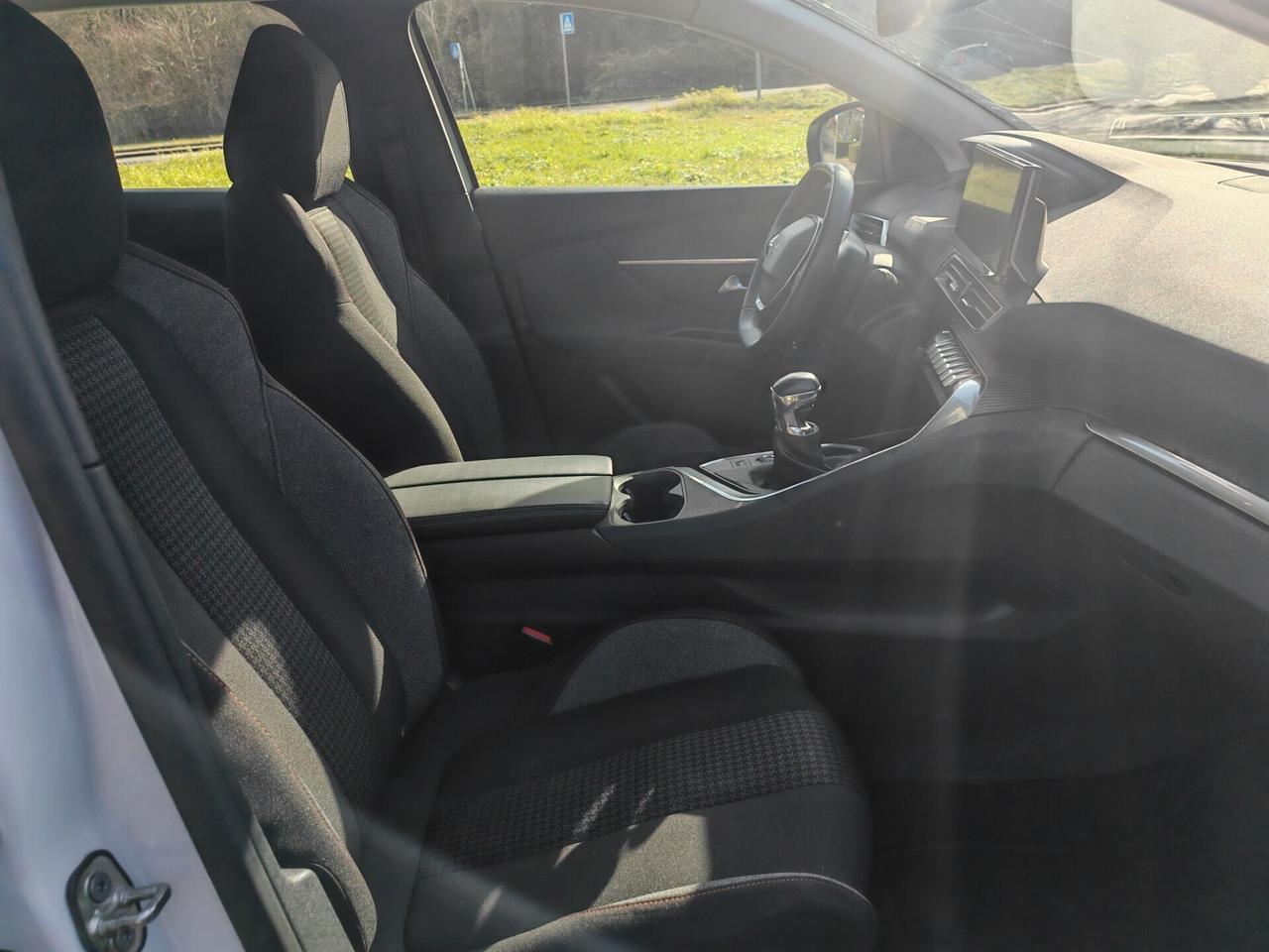 Peugeot 3008 BlueHDi 130 Incidentata/Sinistrata