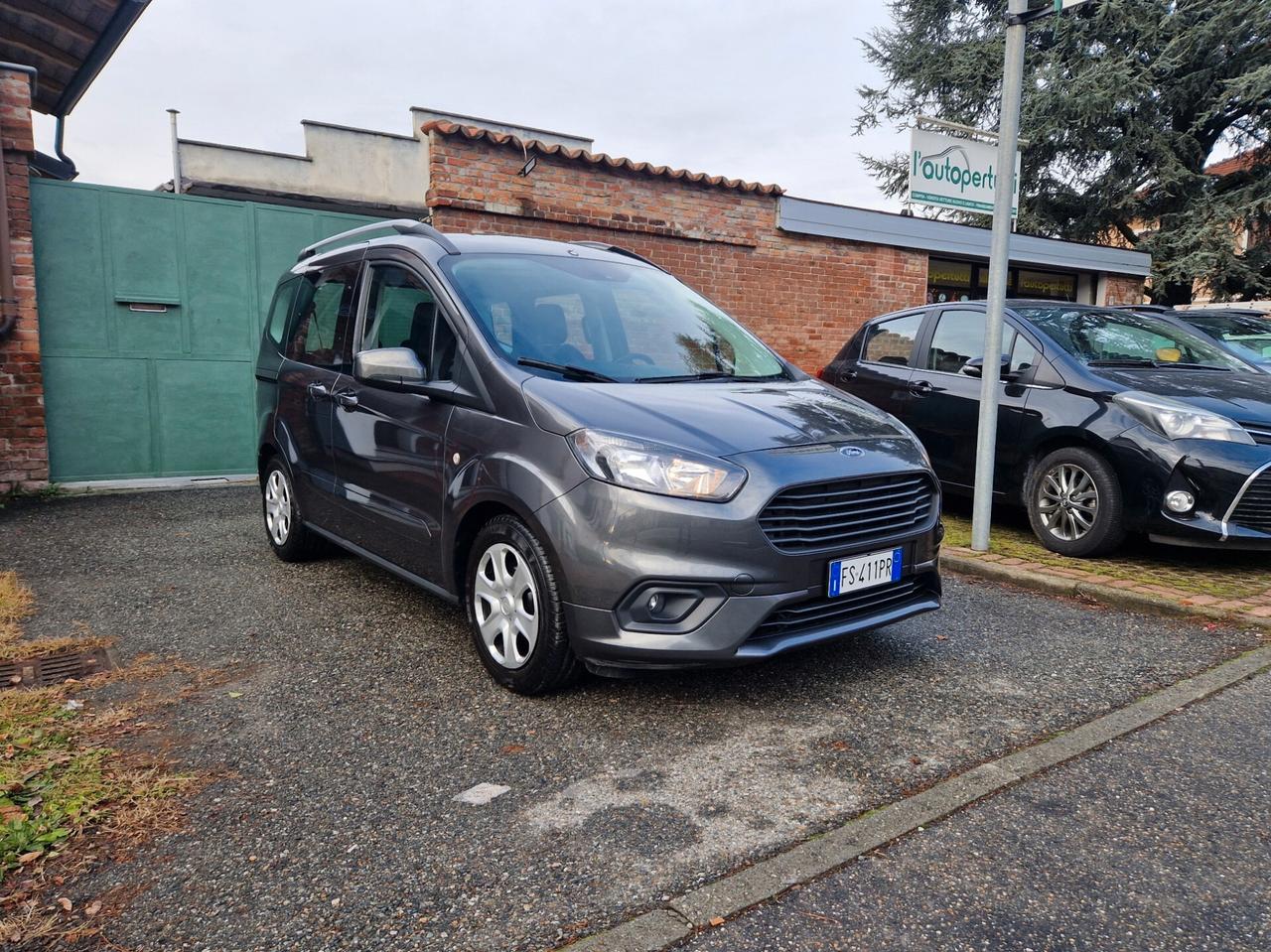 Ford Tourneo Courier 1.0 100CV "33.500 km" Bluetooth, Sensori, Ruotino