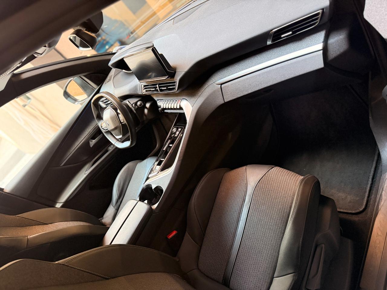 PEUGEOT 3008 1.5 BLUEHDI ALLURE PACK S&S 130CV EAT8 – GARANZIA 12 MESI
