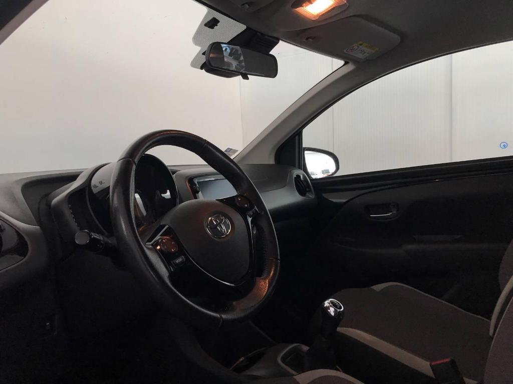 Toyota Aygo 5 Porte 1.0 VVT-i x-play