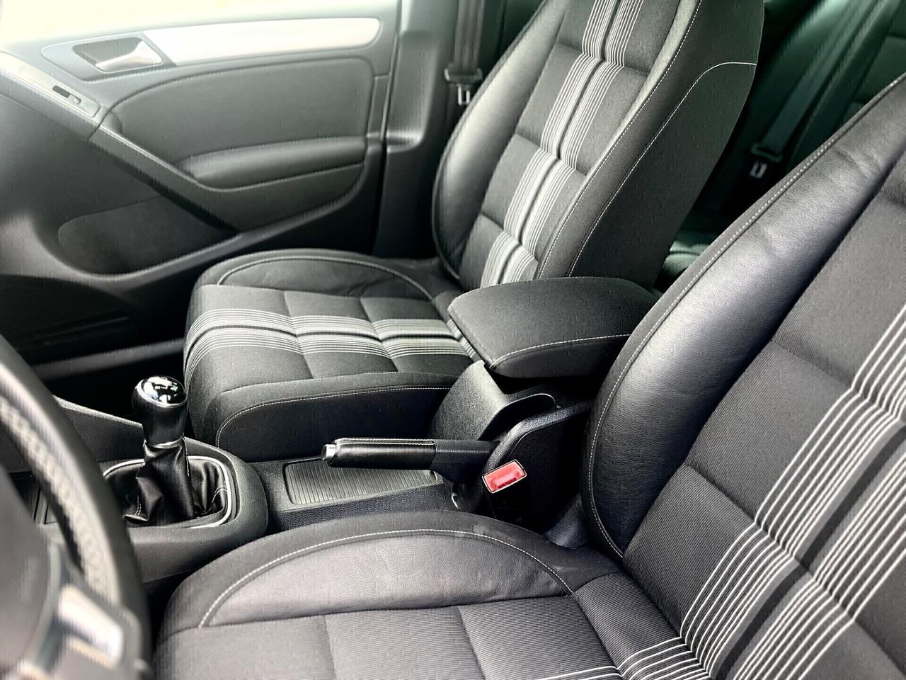 Volkswagen Golf 1.6 TDI(105cv)*NAVI*SEDILRISCALD*SENSORI