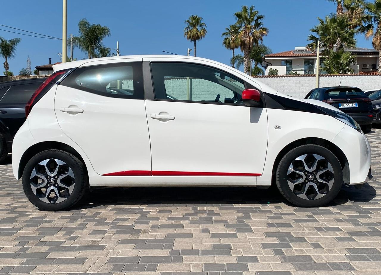 Toyota Aygo 1.0 x-play 72CV 5 porte