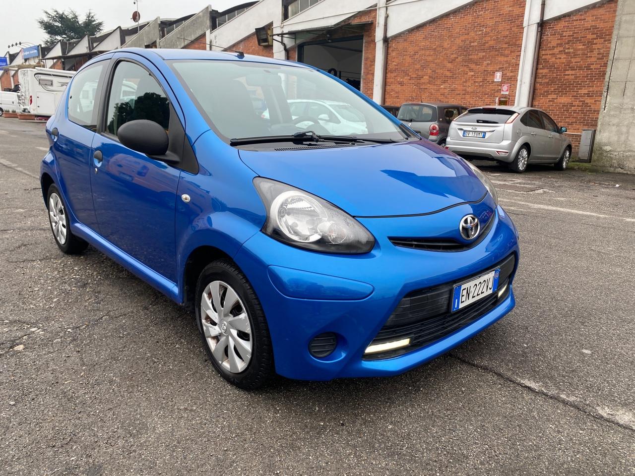 Toyota Aygo 1.0 12V VVT-i 5 porte Active Connect