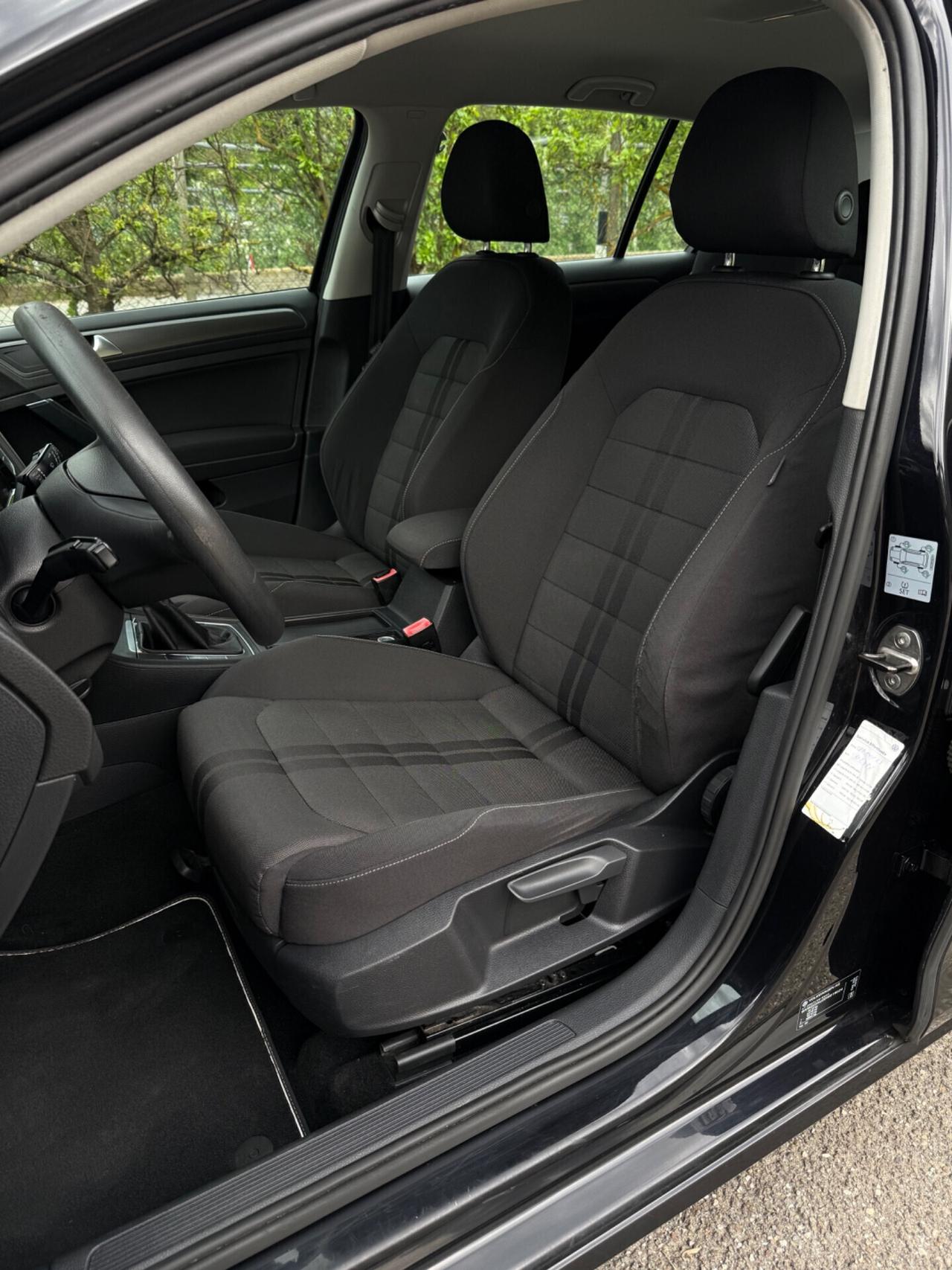 Volkswagen Golf Business 1.6 TDI 5p. Highline