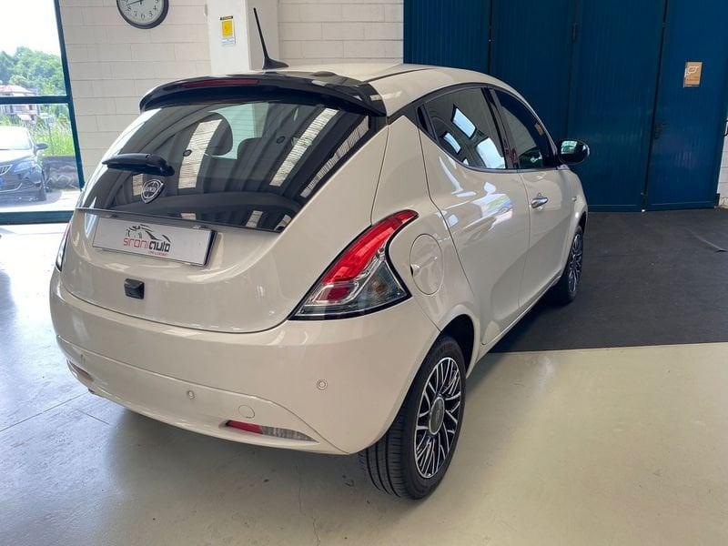 Lancia Ypsilon 1.0 FireFly 5 porte S&S Hybrid Platino - PROMO SIRONIUATO+