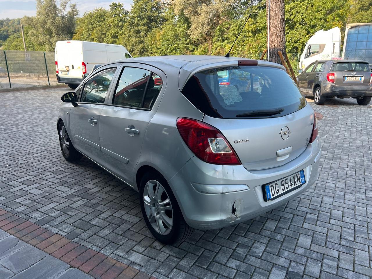 Opel Corsa 1.2 5 porte 135.000KM - NEOPATENTATI