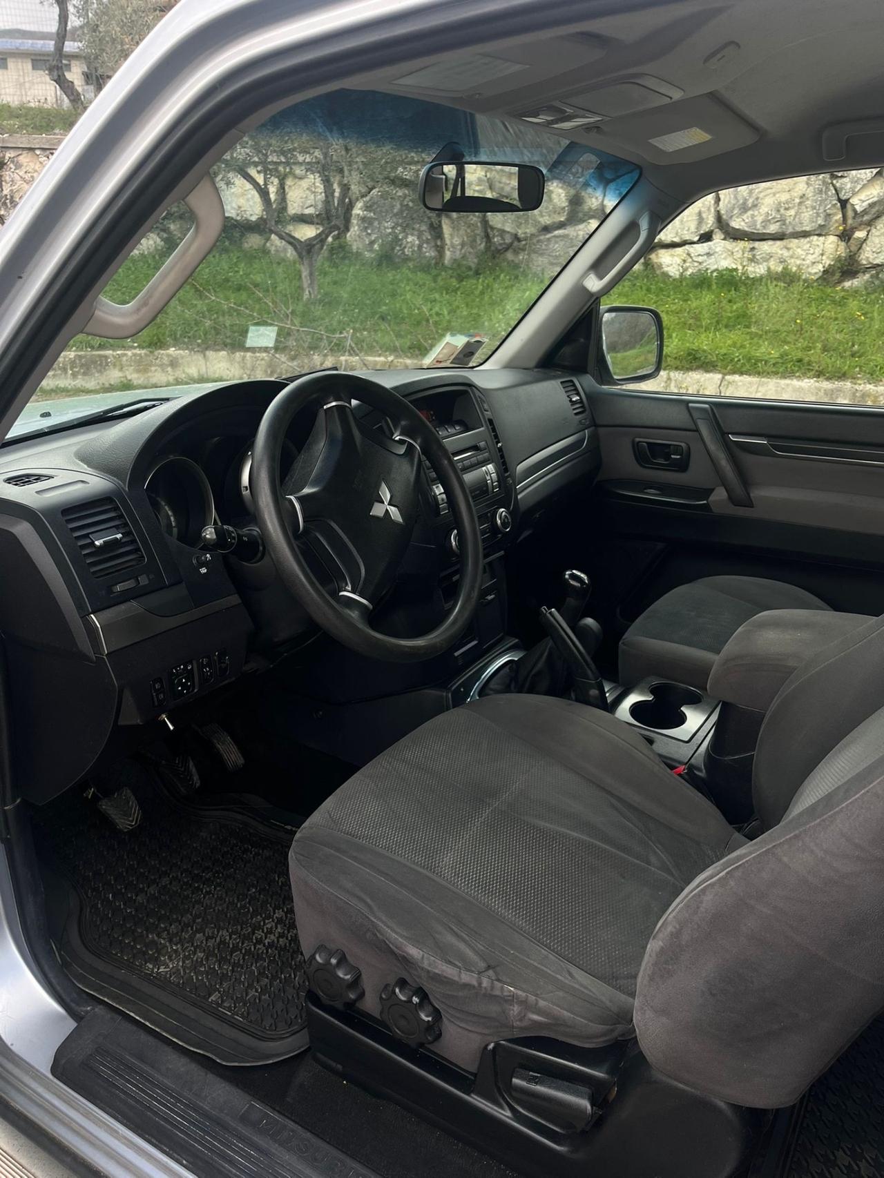 Mitsubishi Pajero 3.2 DI-D 16V 3p. Intense