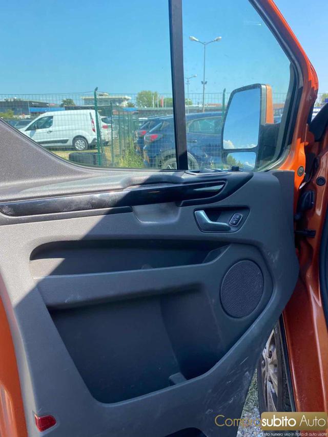 FORD Transit Custom 320 2.0 EcoBlue 6 POSTI 130 PC Combi + IVA 22%