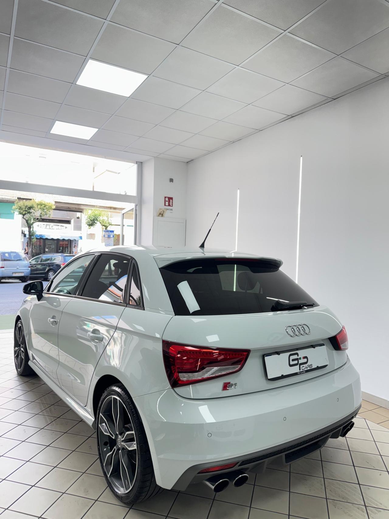 Audi A1 S1 2.0 TFSI quattro