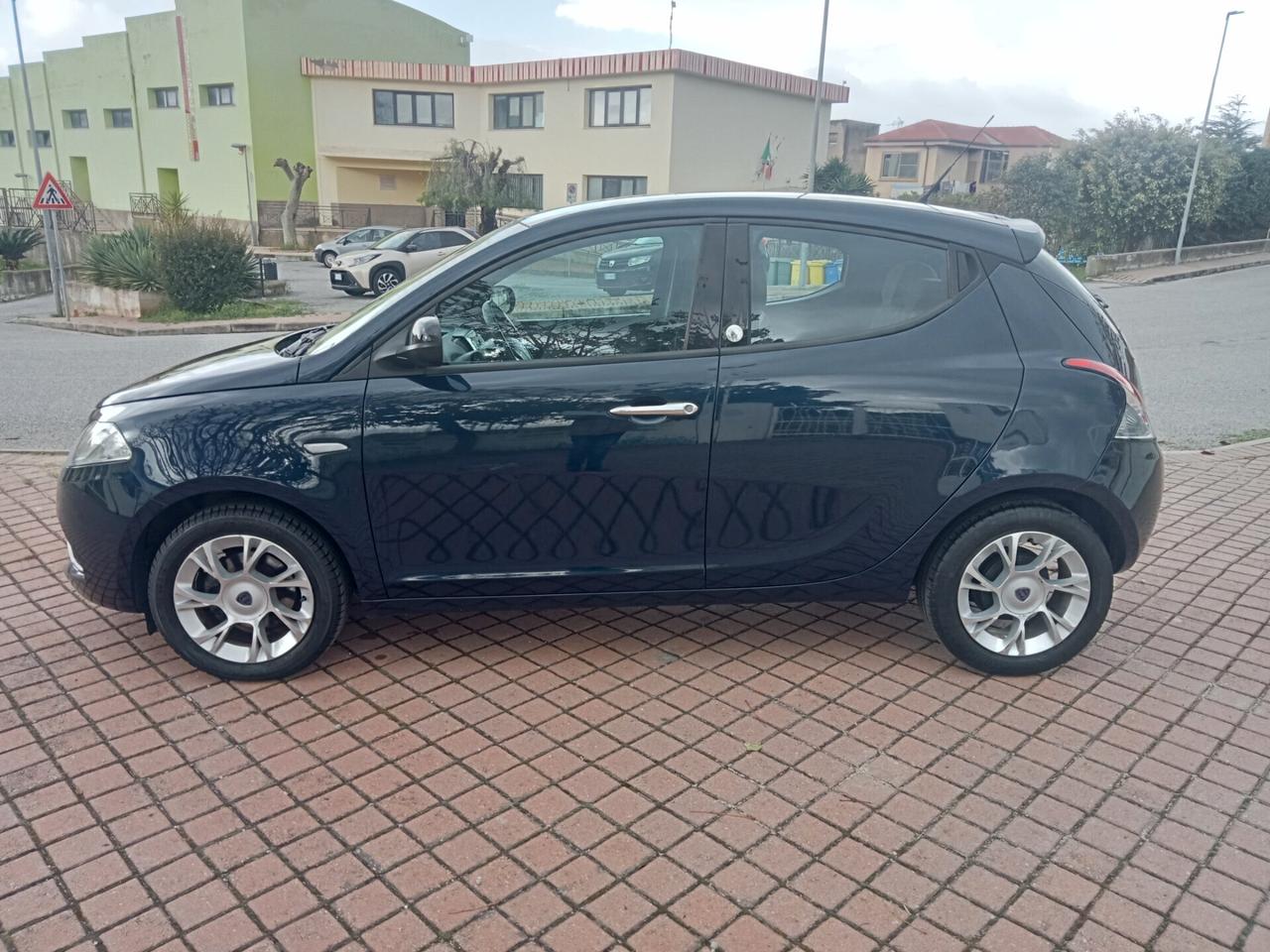 Lancia Ypsilon 1.2 69 CV 5 porte GPL Ecochic Gold