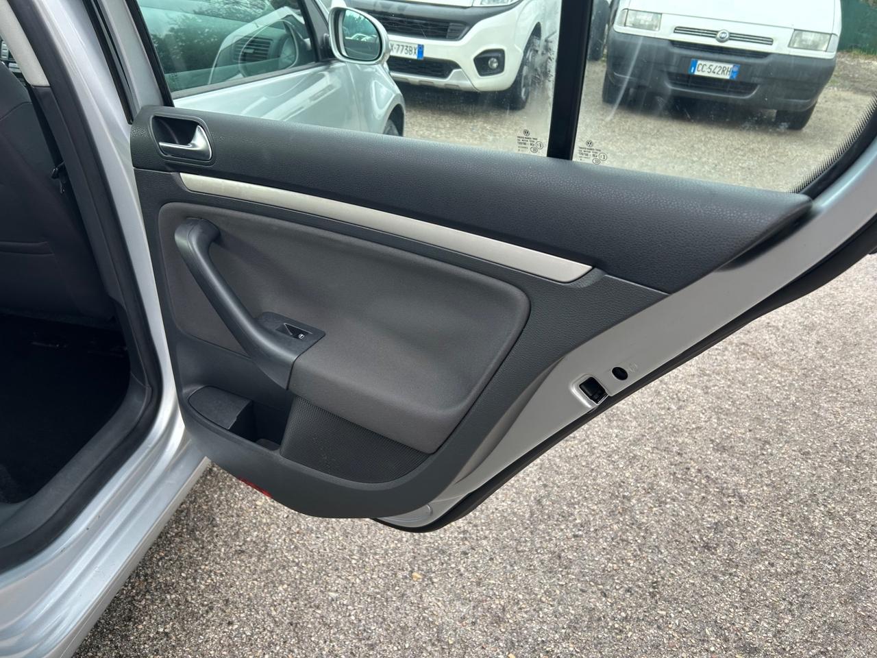 Volkswagen Golf 1.6 Benzina 99000km