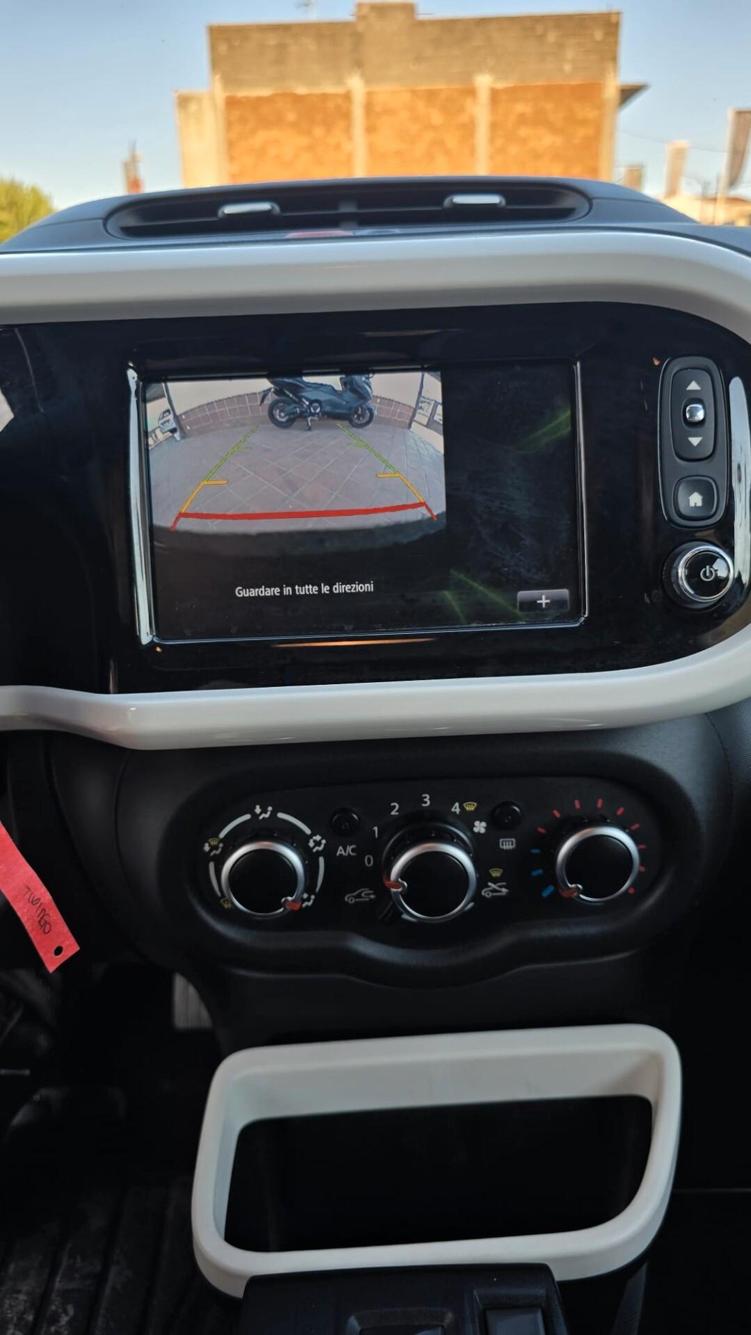 Renault Twingo SCe EDC La Parisienne