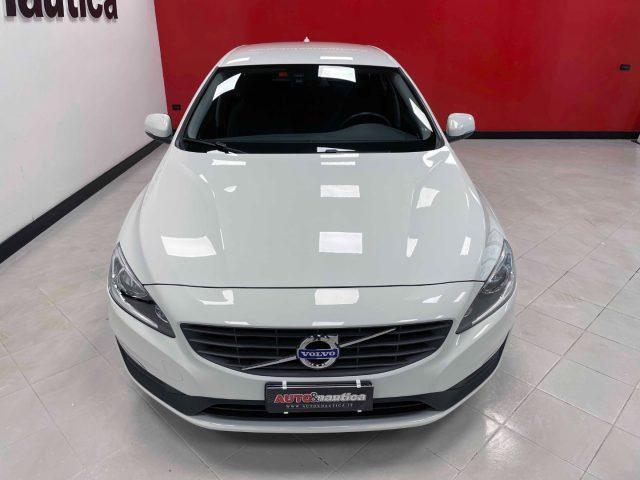 VOLVO V60 2.0 D2 MOMENTUM