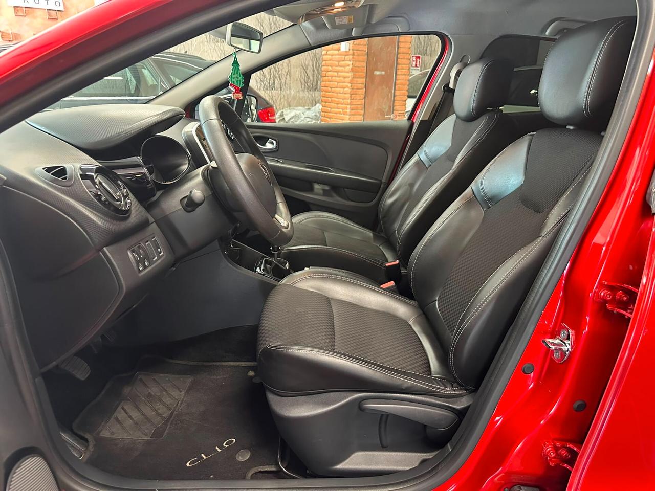 Renault Clio dCi 8V 90 CV 5 porte Moschino Intens