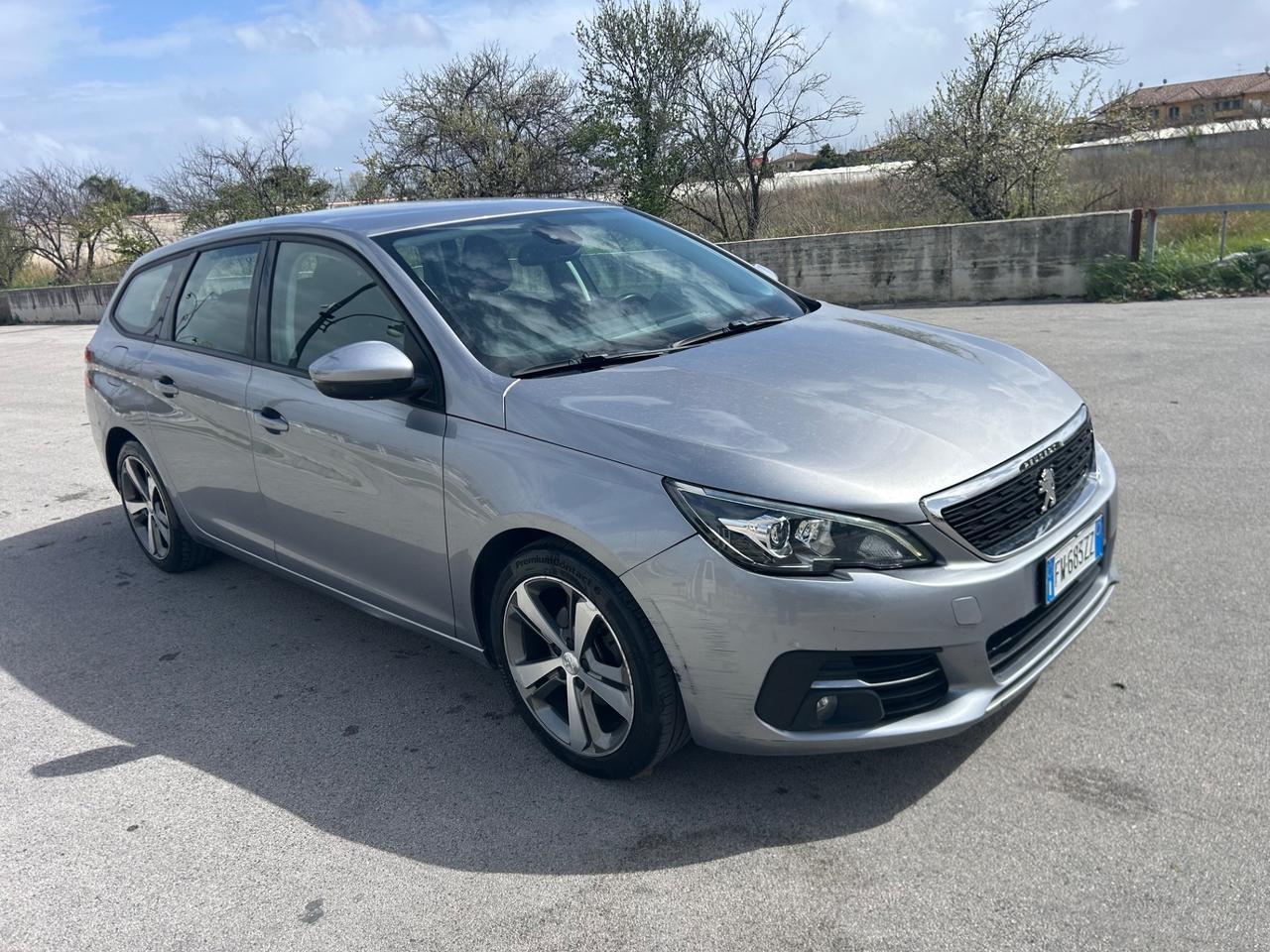 Peugeot 308 BlueHDi 130 S&S SW Allure da vetrina