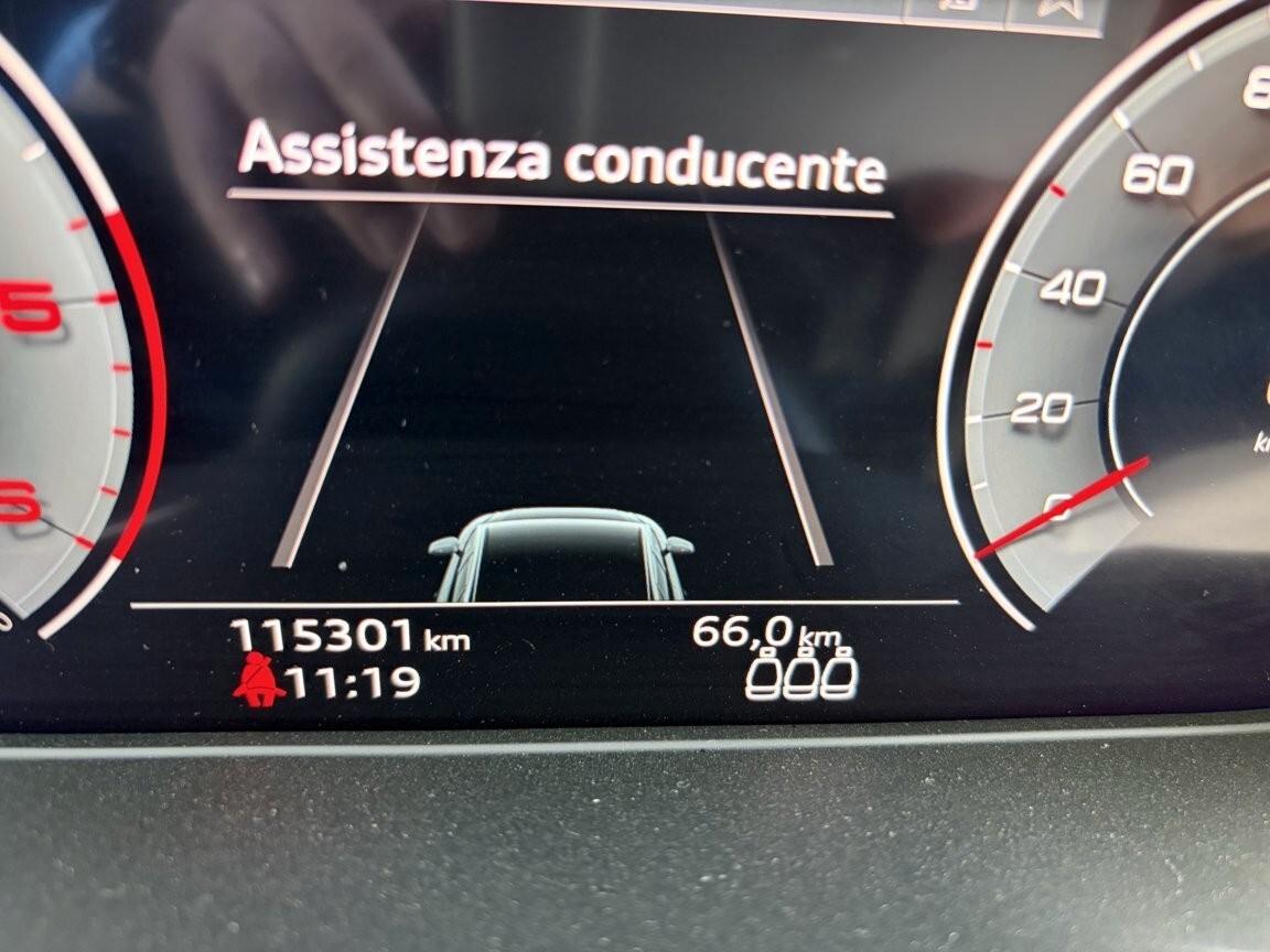 Audi A4 Avant 30 TDI/136 CV S tronic Business Advanced