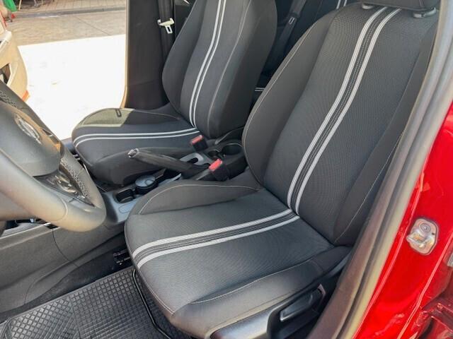 Opel Corsa 1.2 Design & Tech