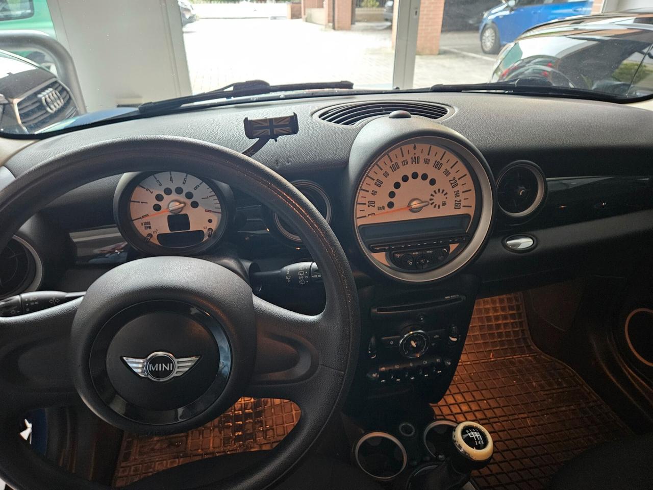Mini 1.6 16V One (55kW) IDONEA PER NEOPATENTATI