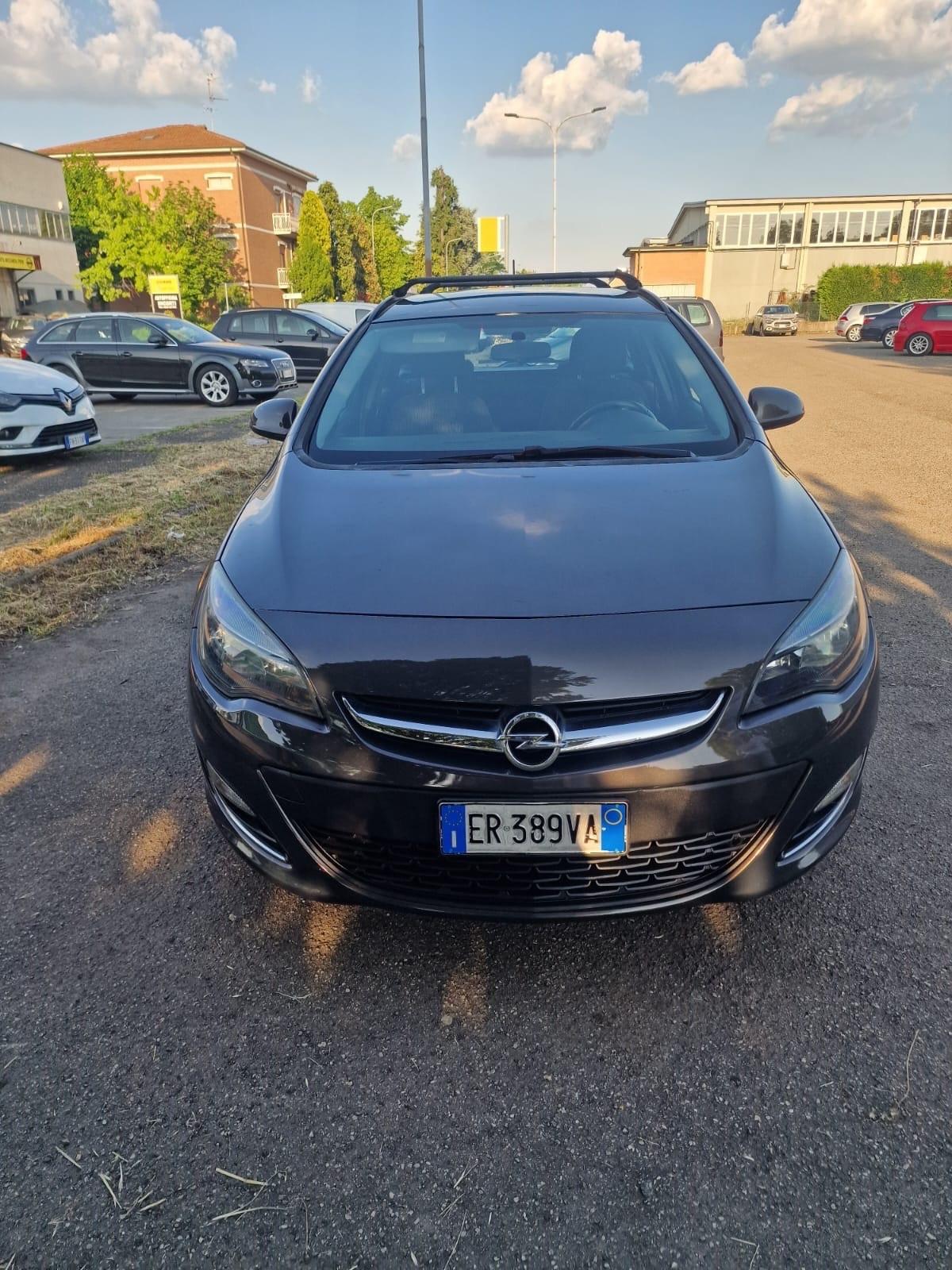 Opel Astra 1.4 Turbo 140CV Sports Tourer GPL Tech Cosmo