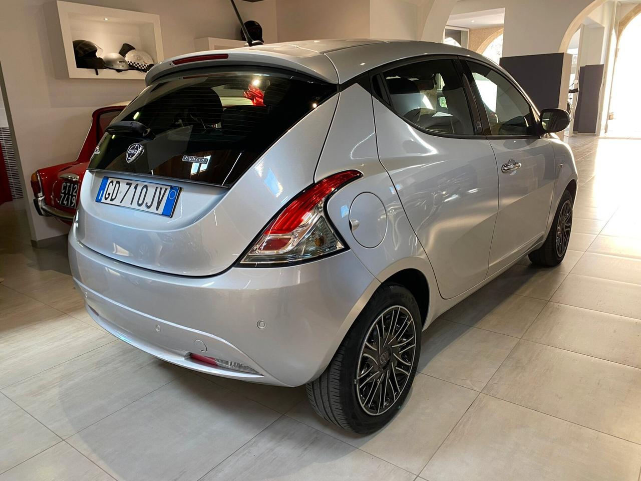 Lancia Ypsilon 1.0 FireFly 5 porte S&S Hybrid Ecochic Gold