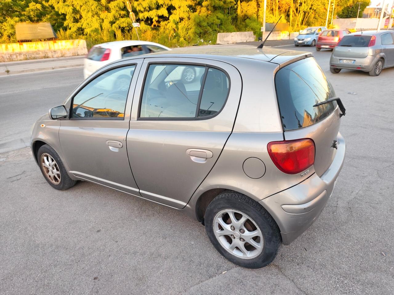 Toyota Yaris 83000KM Sol BENZINA