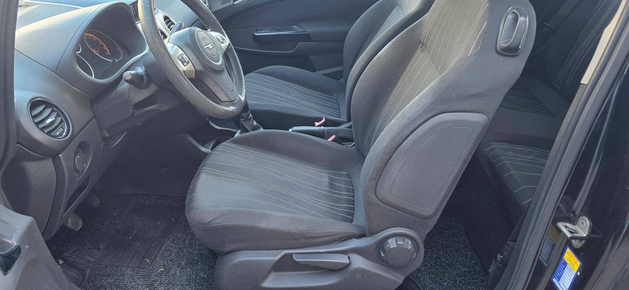 Opel Corsa 1.2 3 porte Sport