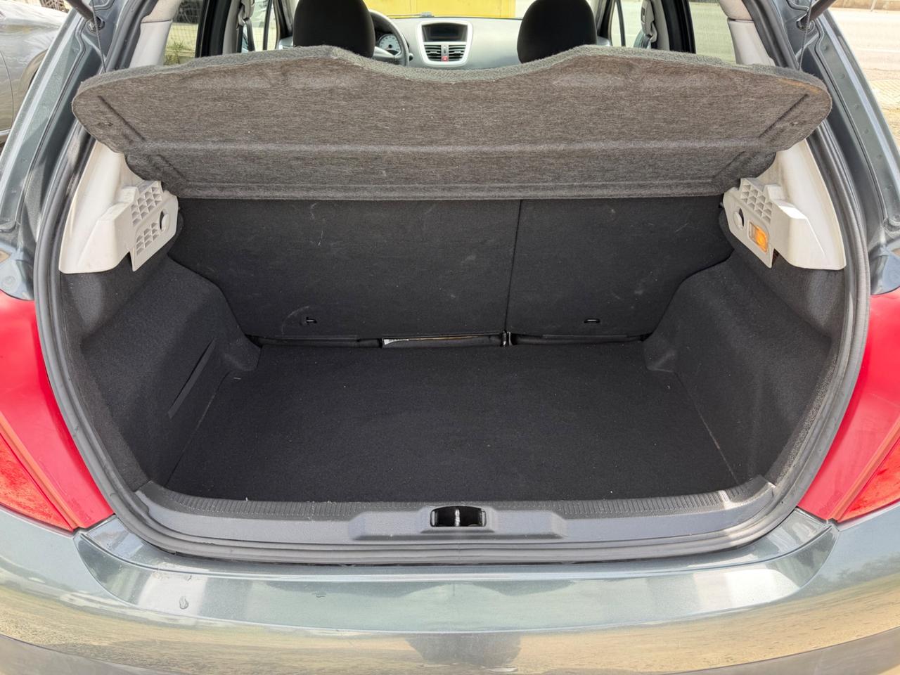 Peugeot 207 1.6 8V HDi 93CV 5p. Allure 2011